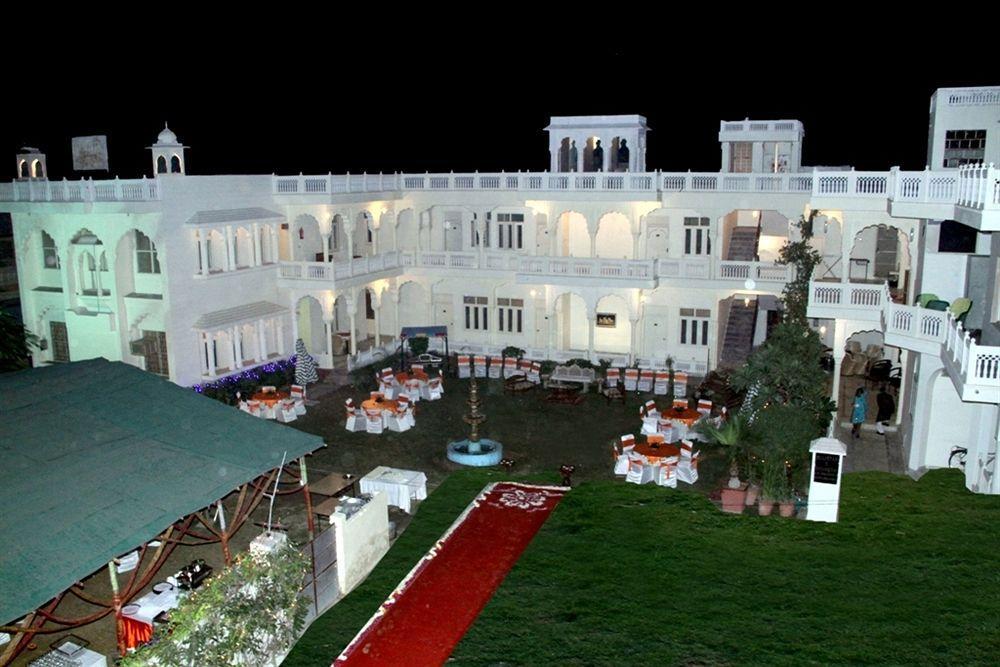 Jaipur Darbar Hotell Eksteriør bilde